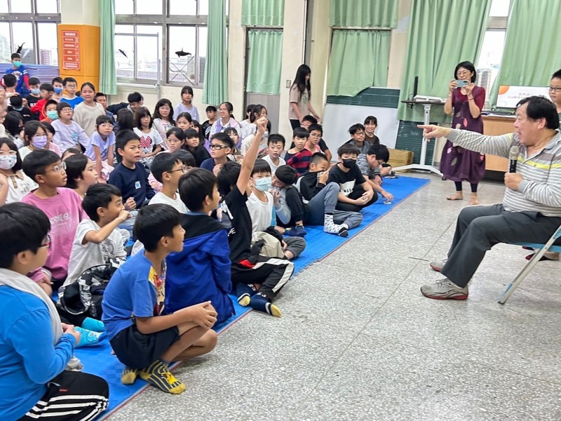 台灣「閱讀節」 忠孝國小作家有約